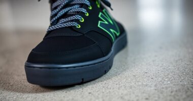 skate shoe with drum ready design