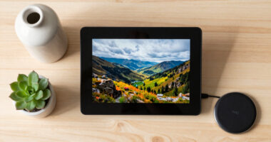 14 Best Luxury Digital Photo Frames in 2026