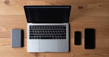 Show HN: Open-source Engine Running Gemma 4 26B In 2 GB RAM On Any M-series Mac