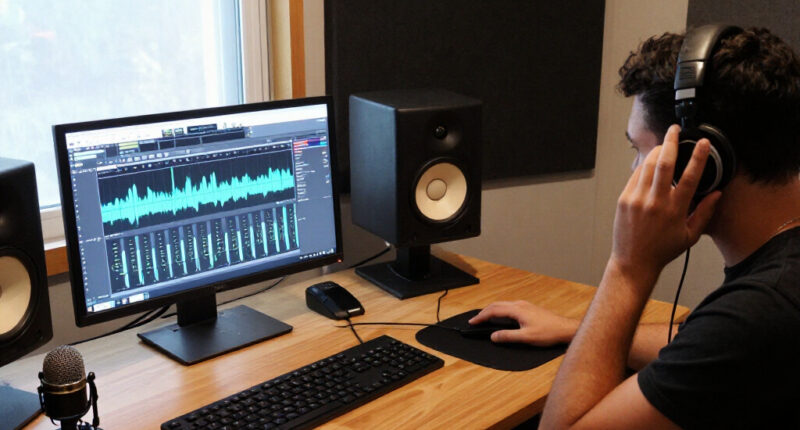 10 Best Studio Monitor Headphones: How To Choose For Mixing And Tracking In 2027