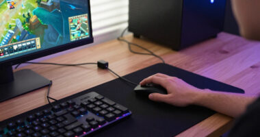 Which Of These 9 Wireless Gaming Mice Matches The Way You Play?
